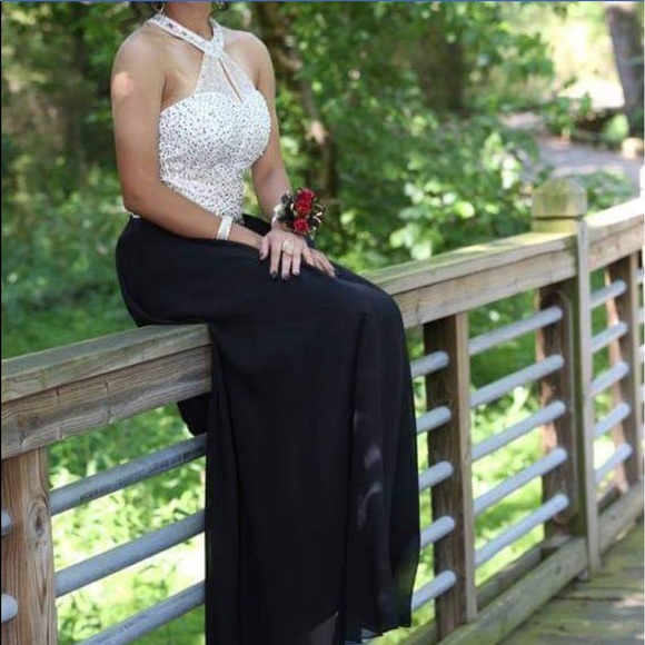 Prom/formal Dress - Picture 5 of 8